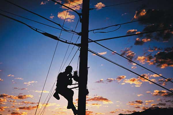 Servicios de Electricidad en Alta y Baja Tensión